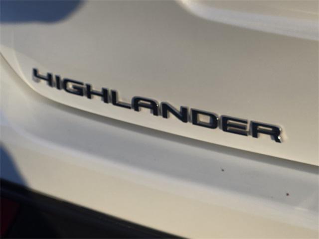 used 2021 Toyota Highlander car, priced at $33,500