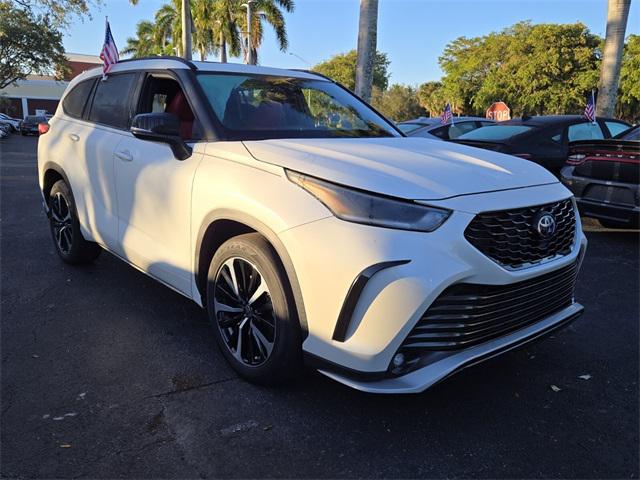 used 2021 Toyota Highlander car, priced at $33,500