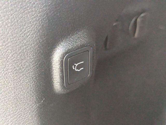 used 2020 Jeep Cherokee car, priced at $16,450