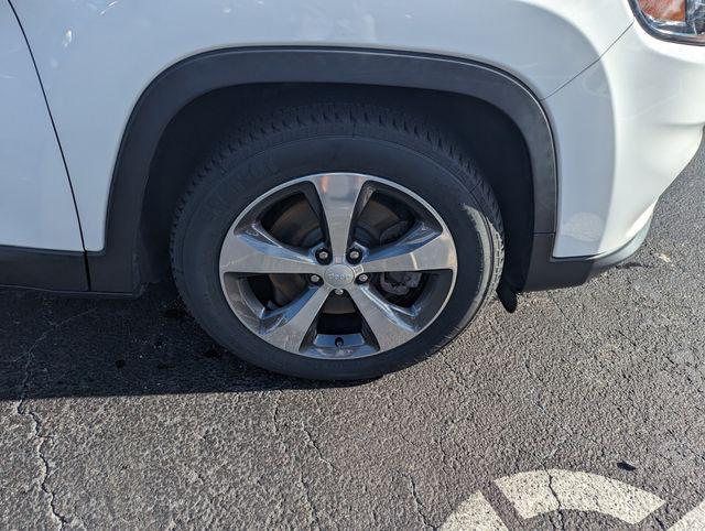 used 2020 Jeep Cherokee car, priced at $16,450