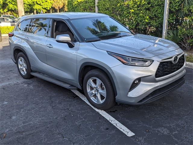 used 2022 Toyota Highlander car, priced at $30,206