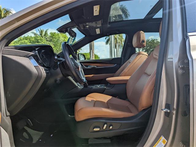 used 2022 Cadillac XT5 car, priced at $29,600