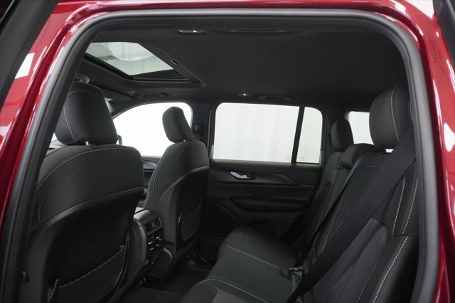 new 2025 Jeep Grand Cherokee car, priced at $34,875