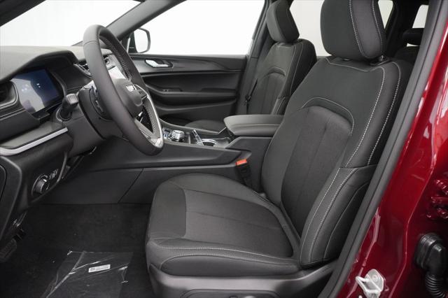 new 2025 Jeep Grand Cherokee car, priced at $34,875