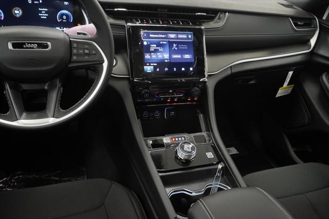 new 2025 Jeep Grand Cherokee car, priced at $34,875