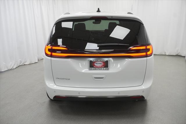 new 2025 Chrysler Pacifica car, priced at $41,445