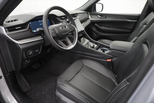new 2025 Jeep Grand Cherokee car, priced at $42,755
