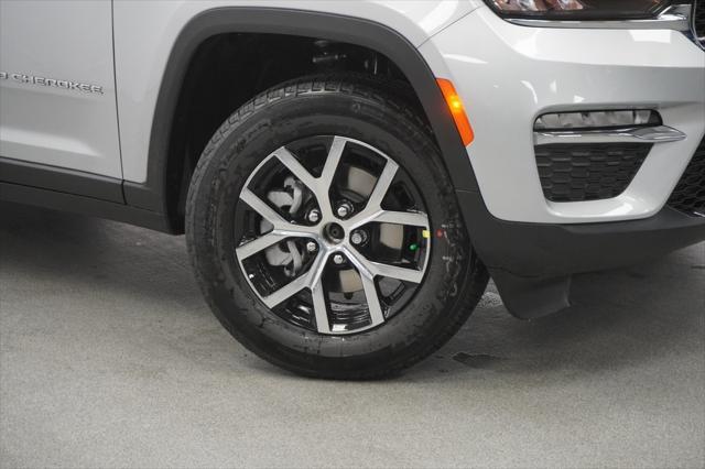 new 2025 Jeep Grand Cherokee car, priced at $42,755
