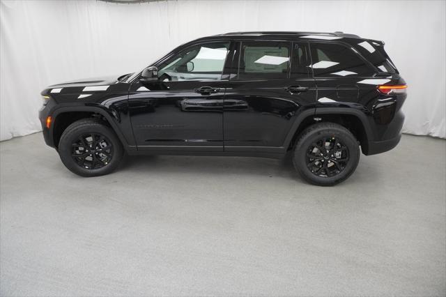 new 2025 Jeep Grand Cherokee car, priced at $39,730