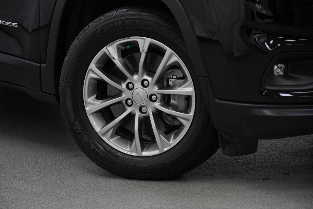 used 2019 Jeep Cherokee car, priced at $19,994