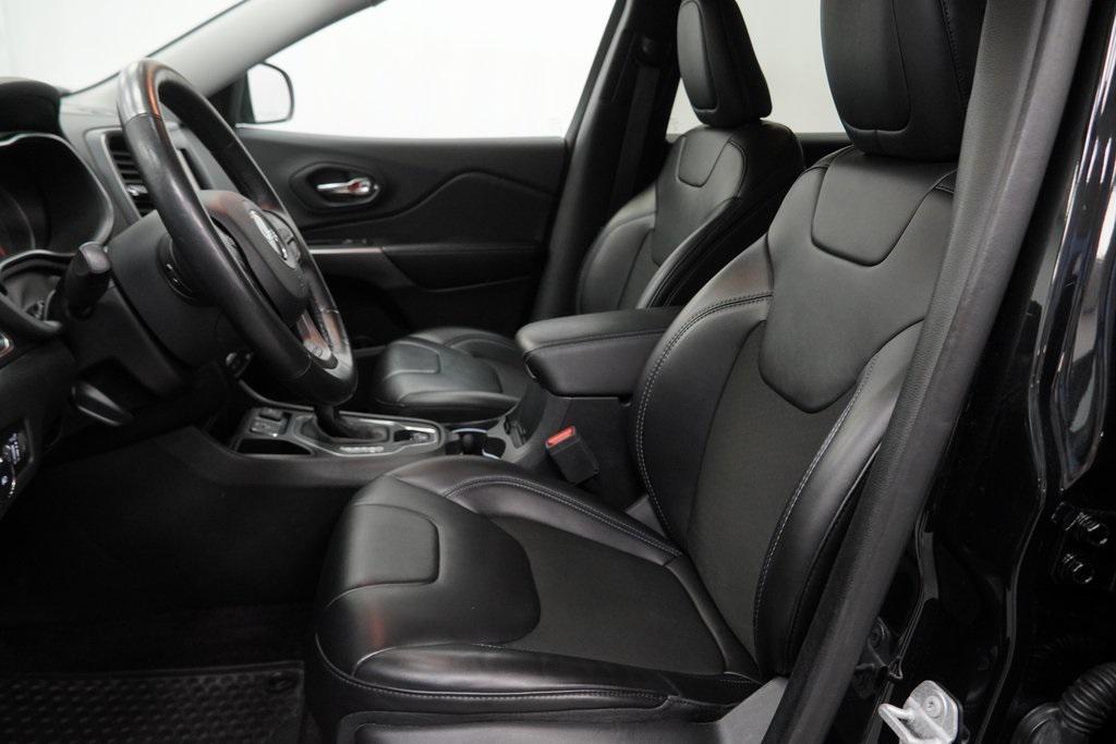 used 2019 Jeep Cherokee car, priced at $19,994