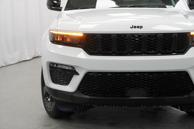 new 2025 Jeep Grand Cherokee car, priced at $43,940