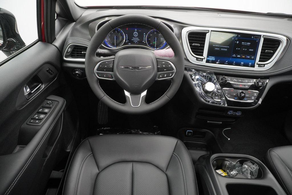 new 2025 Chrysler Pacifica car, priced at $45,860