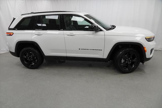 new 2025 Jeep Grand Cherokee car, priced at $43,940