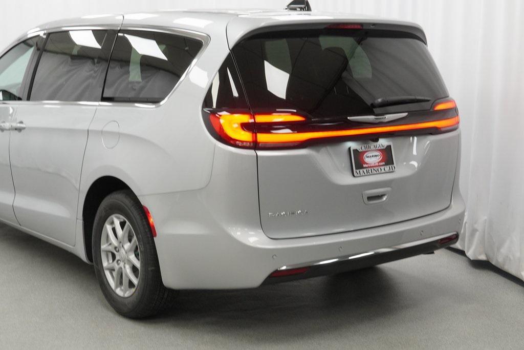 new 2026 Chrysler Pacifica car, priced at $39,915