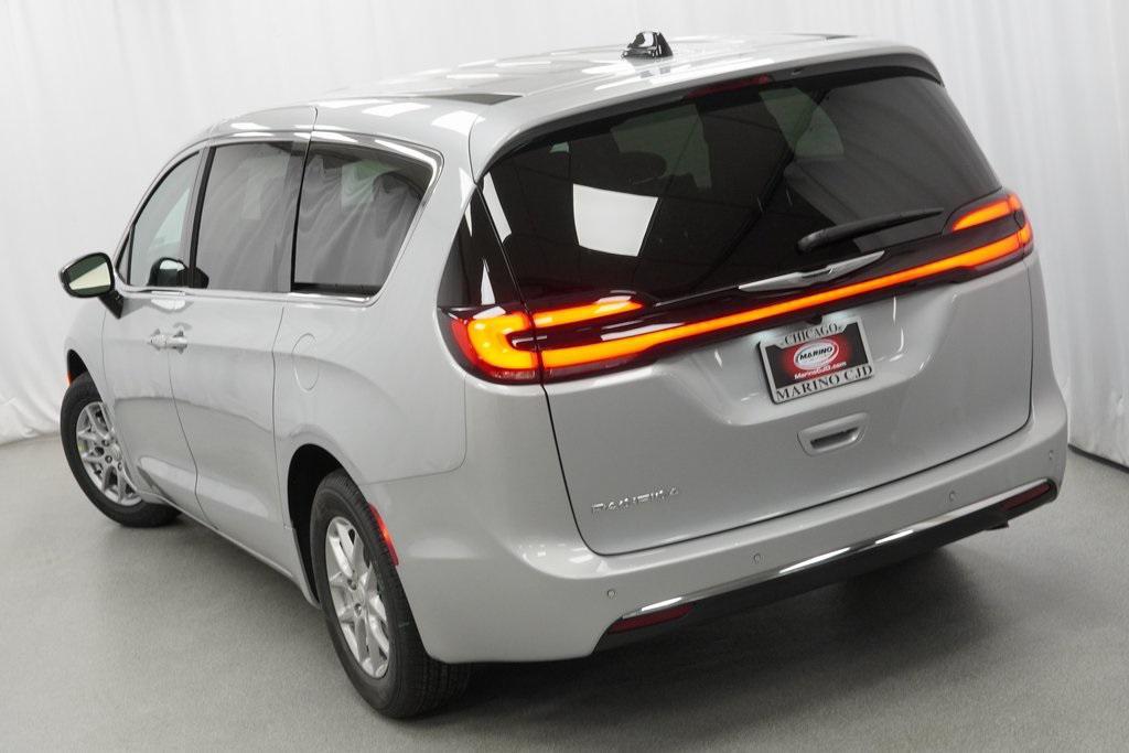 new 2026 Chrysler Pacifica car, priced at $39,915