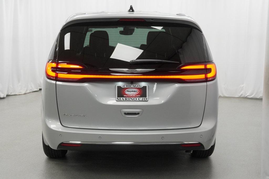 new 2026 Chrysler Pacifica car, priced at $39,915