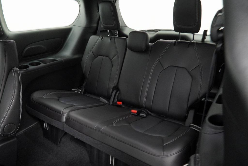 new 2026 Chrysler Pacifica car, priced at $39,915