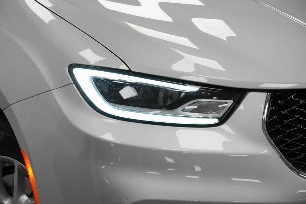 new 2026 Chrysler Pacifica car, priced at $39,915