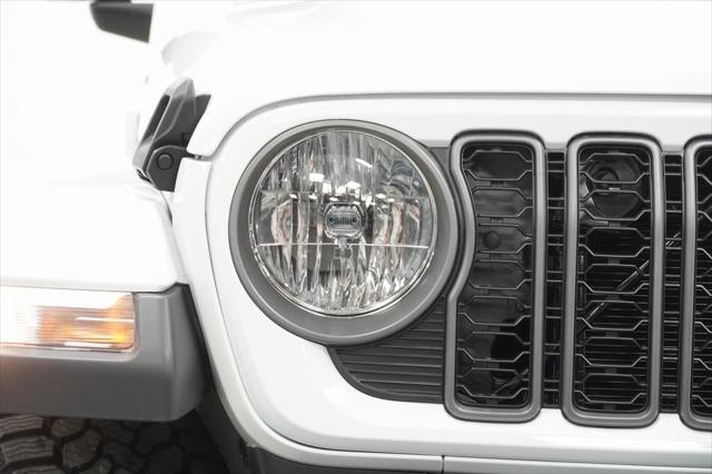 new 2025 Jeep Gladiator car, priced at $38,290