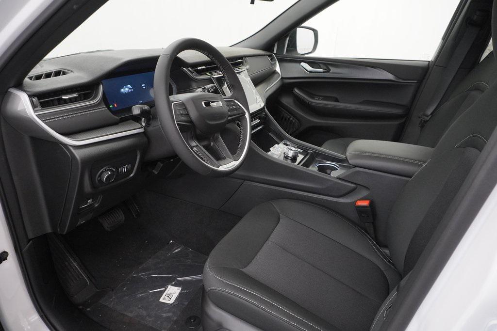 new 2025 Jeep Grand Cherokee car, priced at $34,530