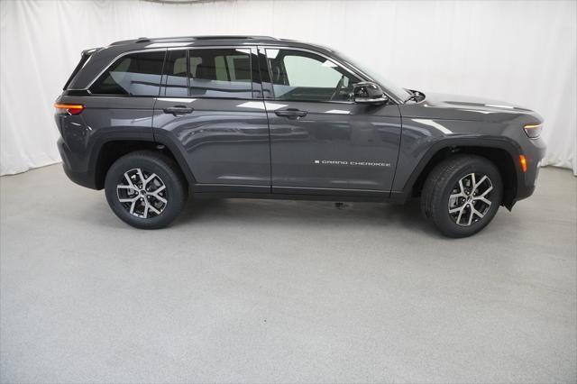 new 2025 Jeep Grand Cherokee car, priced at $42,755