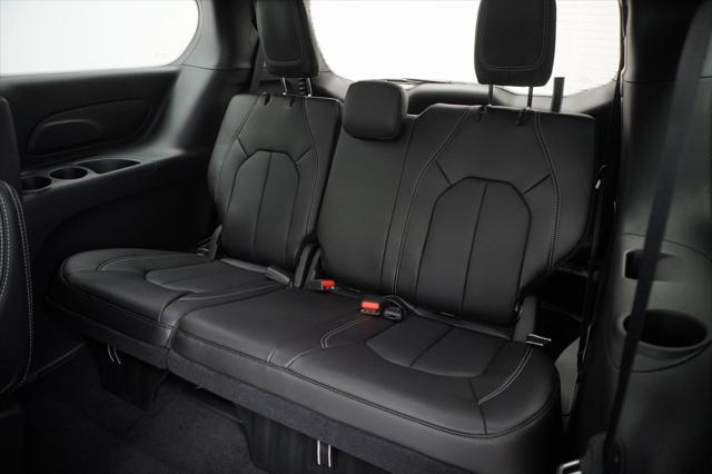 new 2025 Chrysler Pacifica car, priced at $47,615
