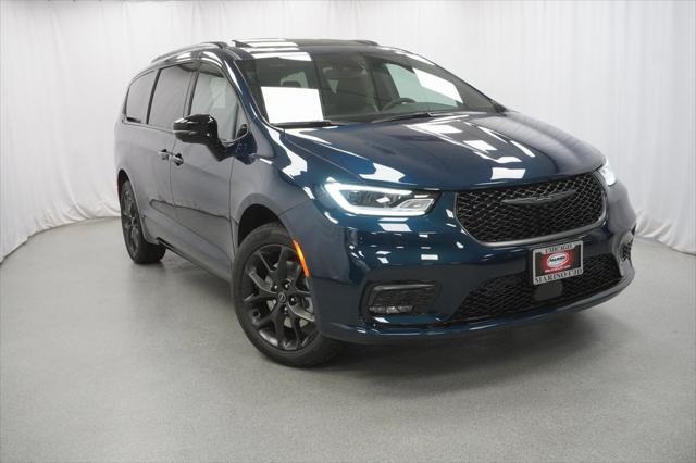 new 2025 Chrysler Pacifica car, priced at $50,744