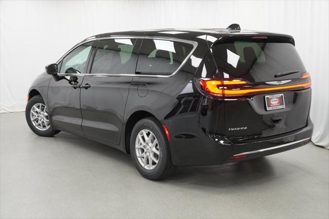 new 2025 Chrysler Pacifica car, priced at $39,645