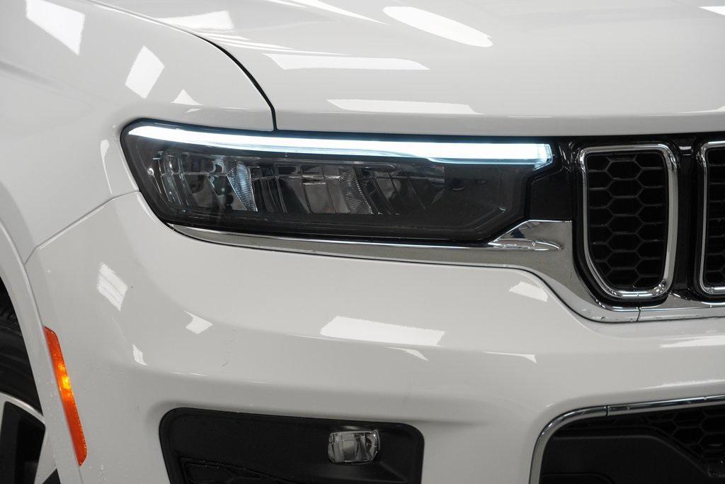 new 2025 Jeep Grand Cherokee car, priced at $50,740