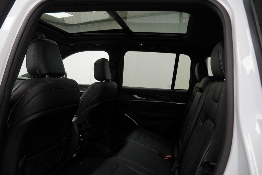new 2025 Jeep Grand Cherokee car, priced at $50,740