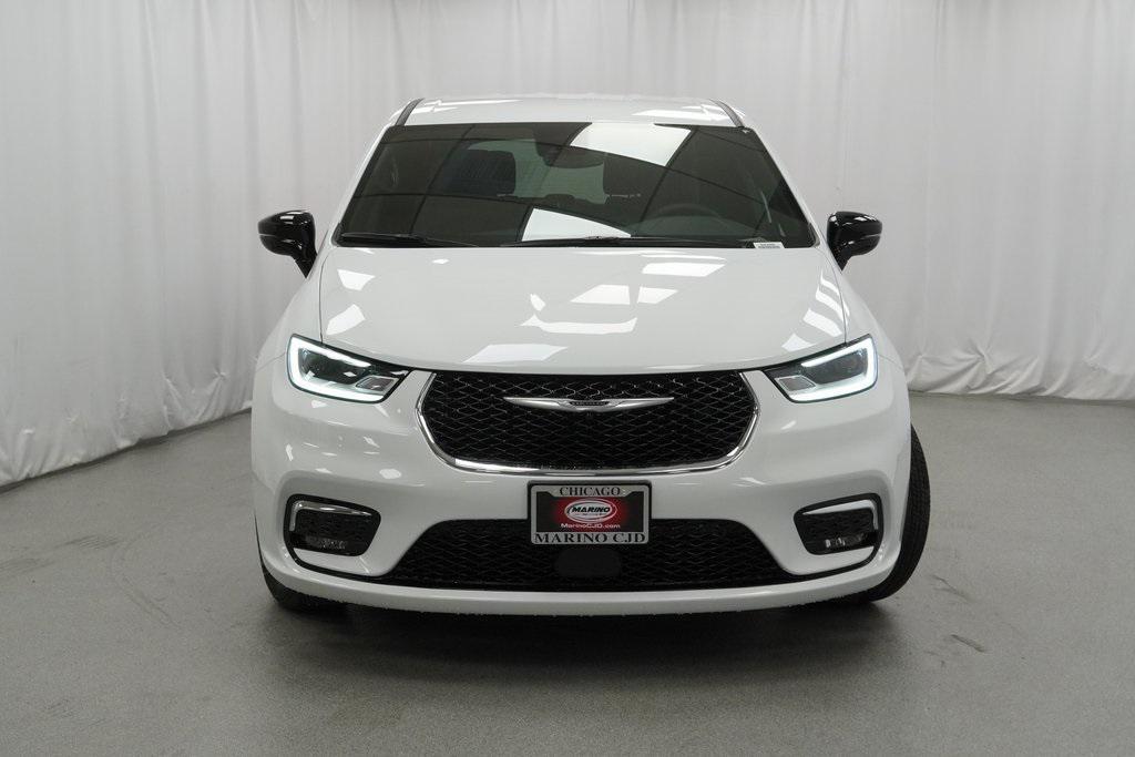 new 2026 Chrysler Pacifica car, priced at $38,140