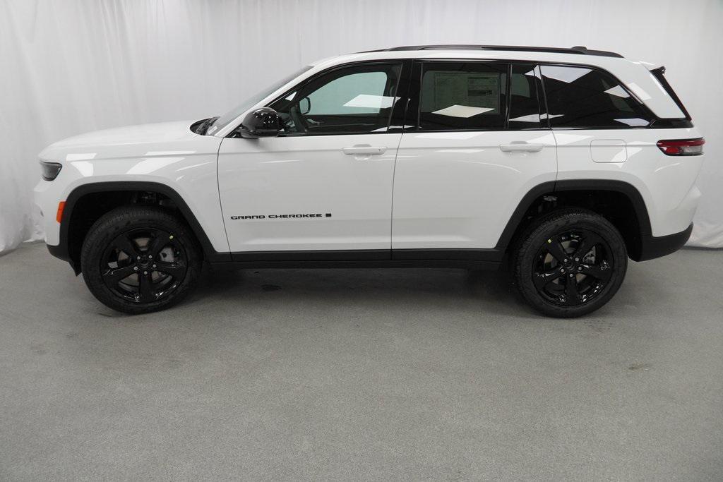 new 2025 Jeep Grand Cherokee car, priced at $44,890