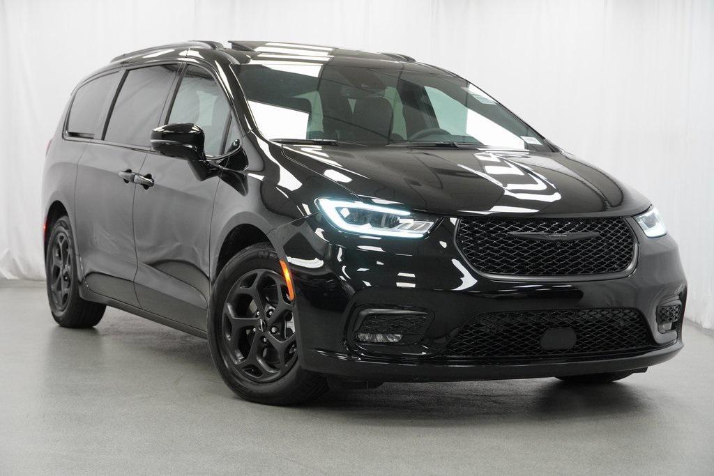 used 2024 Chrysler Pacifica Hybrid car, priced at $43,494