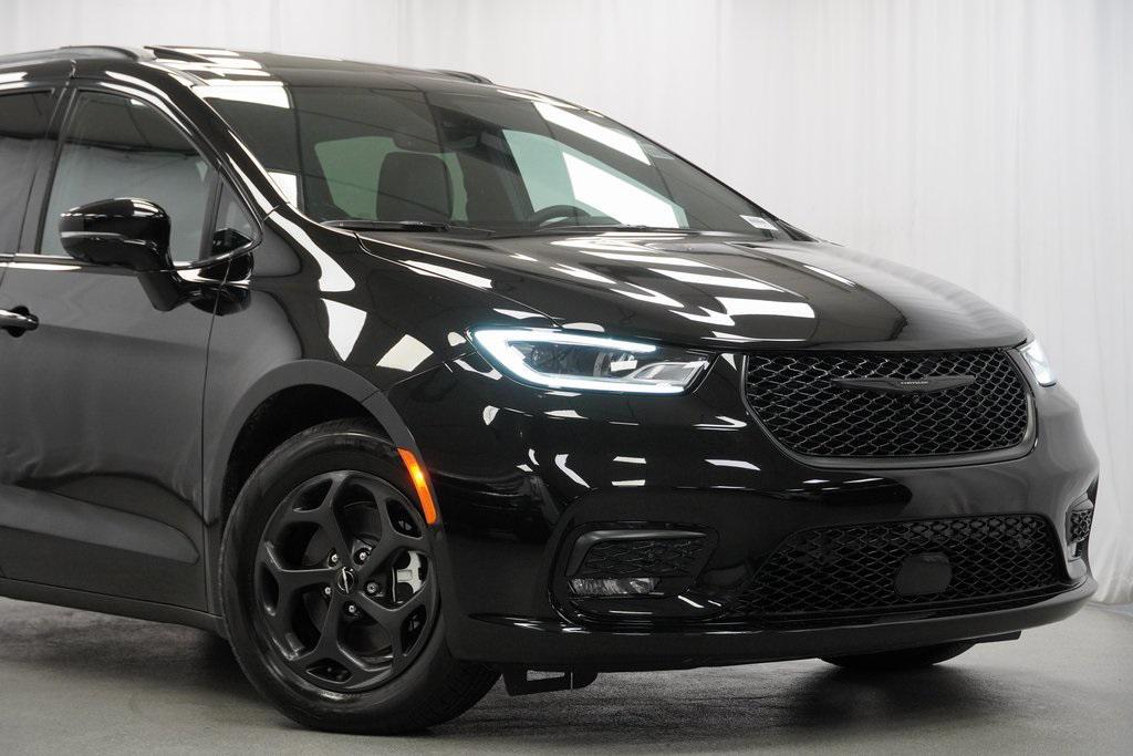 used 2024 Chrysler Pacifica Hybrid car, priced at $43,494