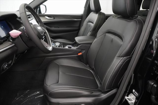 new 2025 Jeep Grand Cherokee car, priced at $41,760