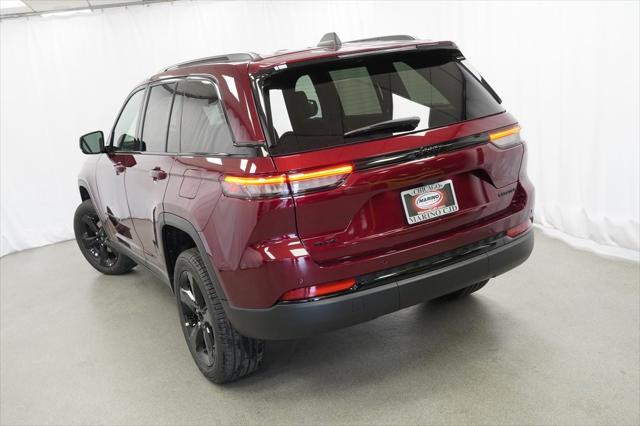 new 2024 Jeep Grand Cherokee car, priced at $40,535