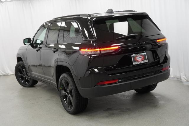 new 2025 Jeep Grand Cherokee car, priced at $40,175