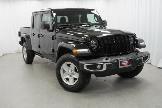 used 2022 Jeep Gladiator car, priced at $34,794