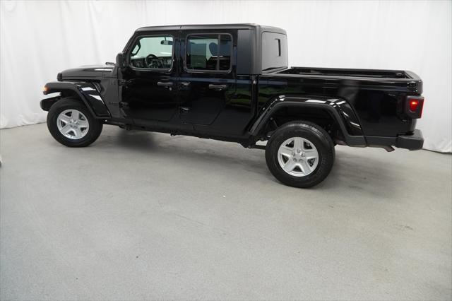 used 2022 Jeep Gladiator car, priced at $34,794