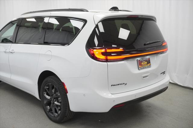 new 2024 Chrysler Pacifica car, priced at $53,705