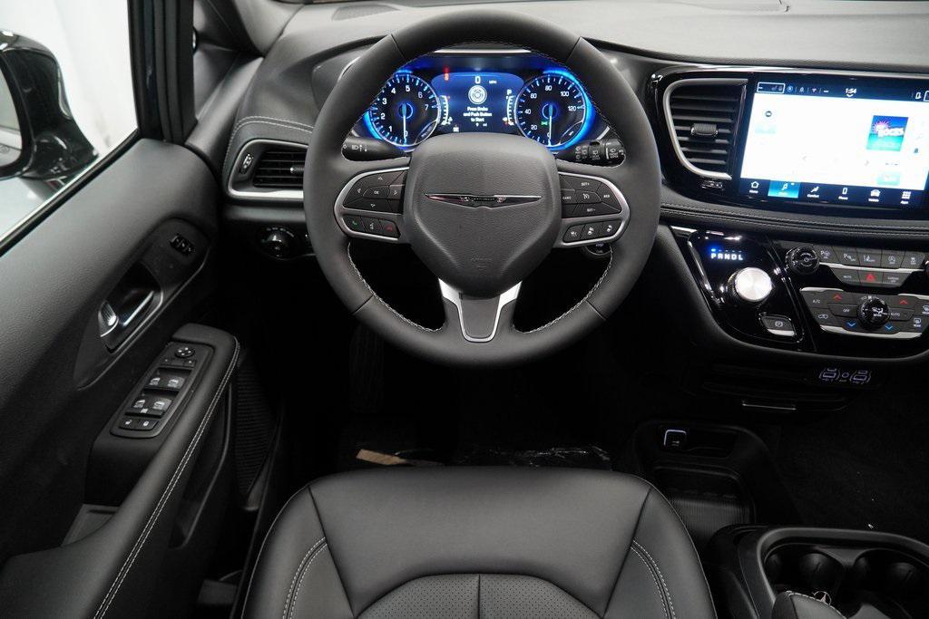 new 2025 Chrysler Pacifica car, priced at $40,970