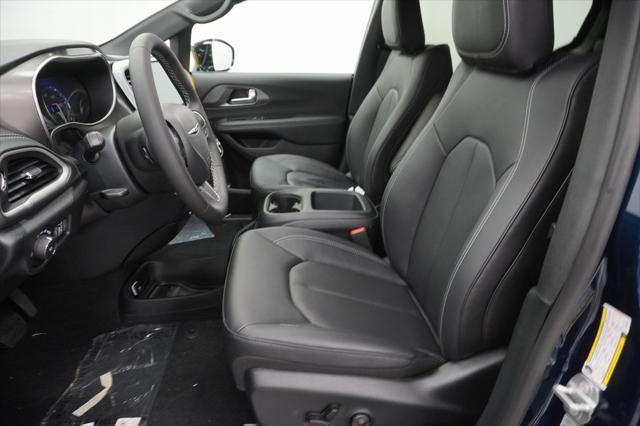new 2025 Chrysler Pacifica car, priced at $41,940