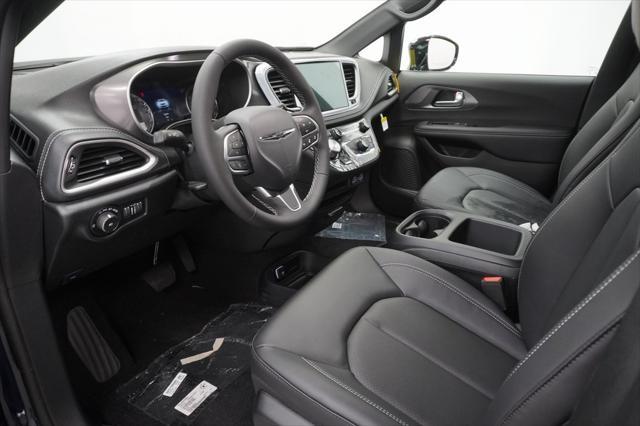 new 2025 Chrysler Pacifica car, priced at $41,940