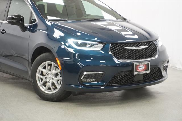 new 2025 Chrysler Pacifica car, priced at $41,940