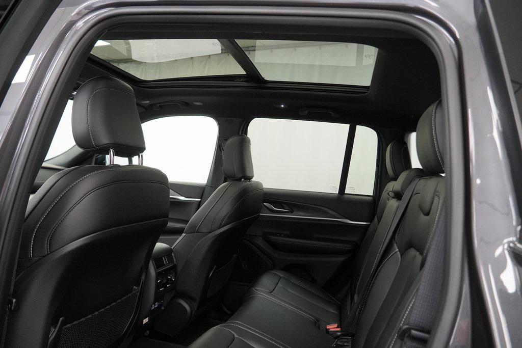 new 2025 Jeep Grand Cherokee car, priced at $45,485