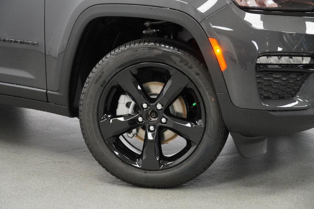 new 2025 Jeep Grand Cherokee car, priced at $45,485