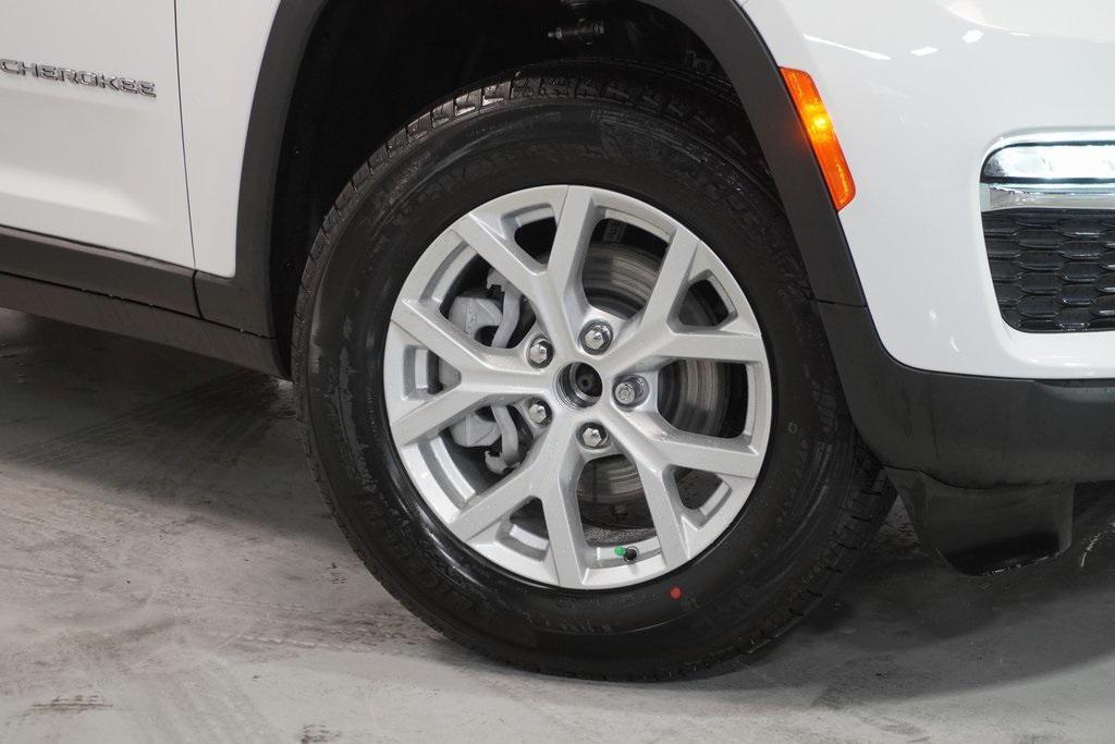 used 2023 Jeep Grand Cherokee car, priced at $32,394