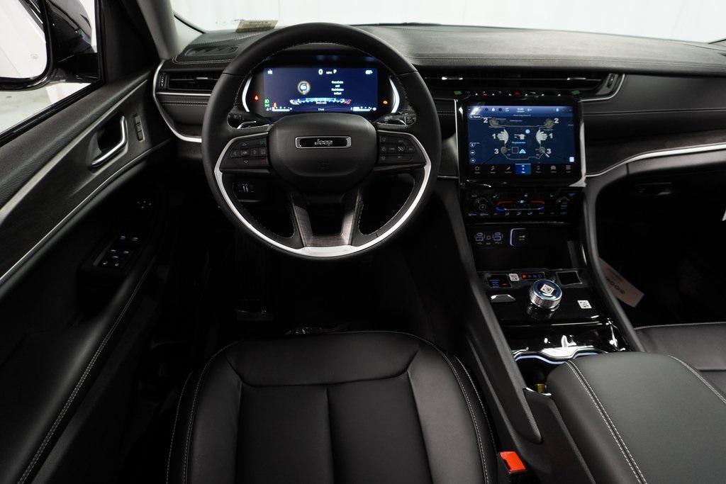 used 2023 Jeep Grand Cherokee car, priced at $32,394