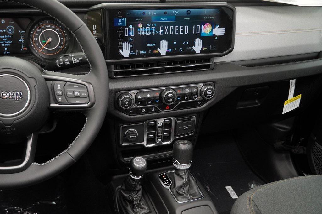 new 2025 Jeep Wrangler car, priced at $46,875